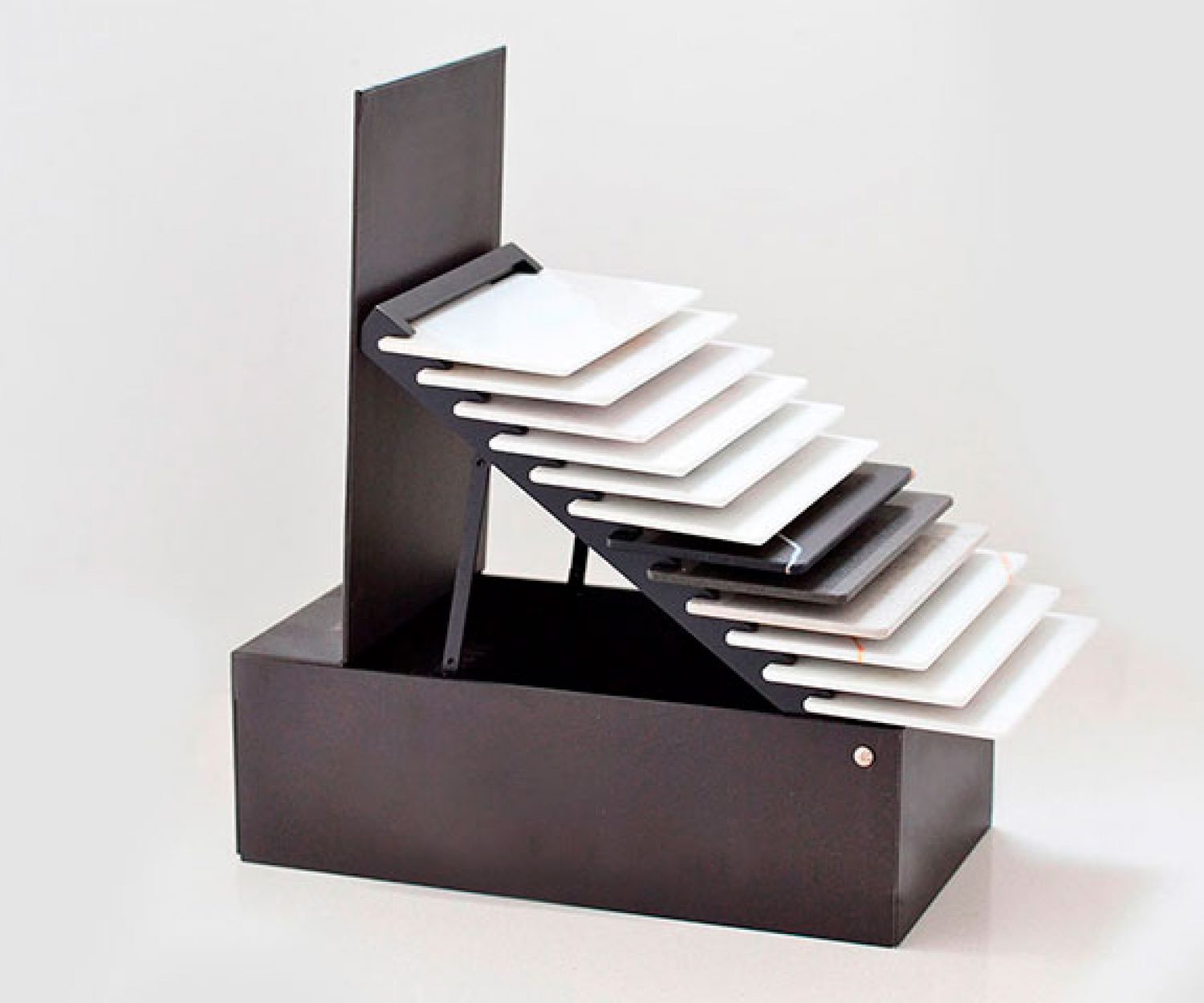 m_packaging_2019-06_caja-expositor-muestras-cuarzo-encimeras