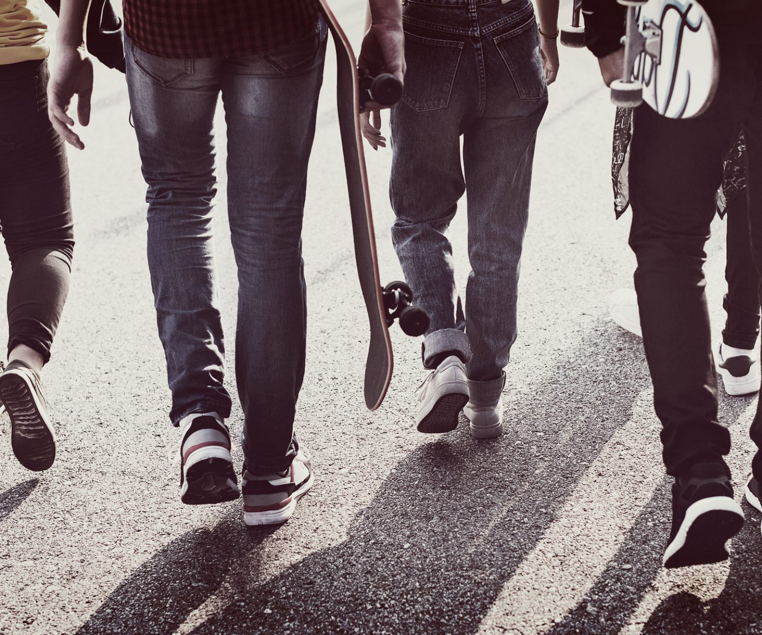 blog_elviaje_compañeros_andando_piernas