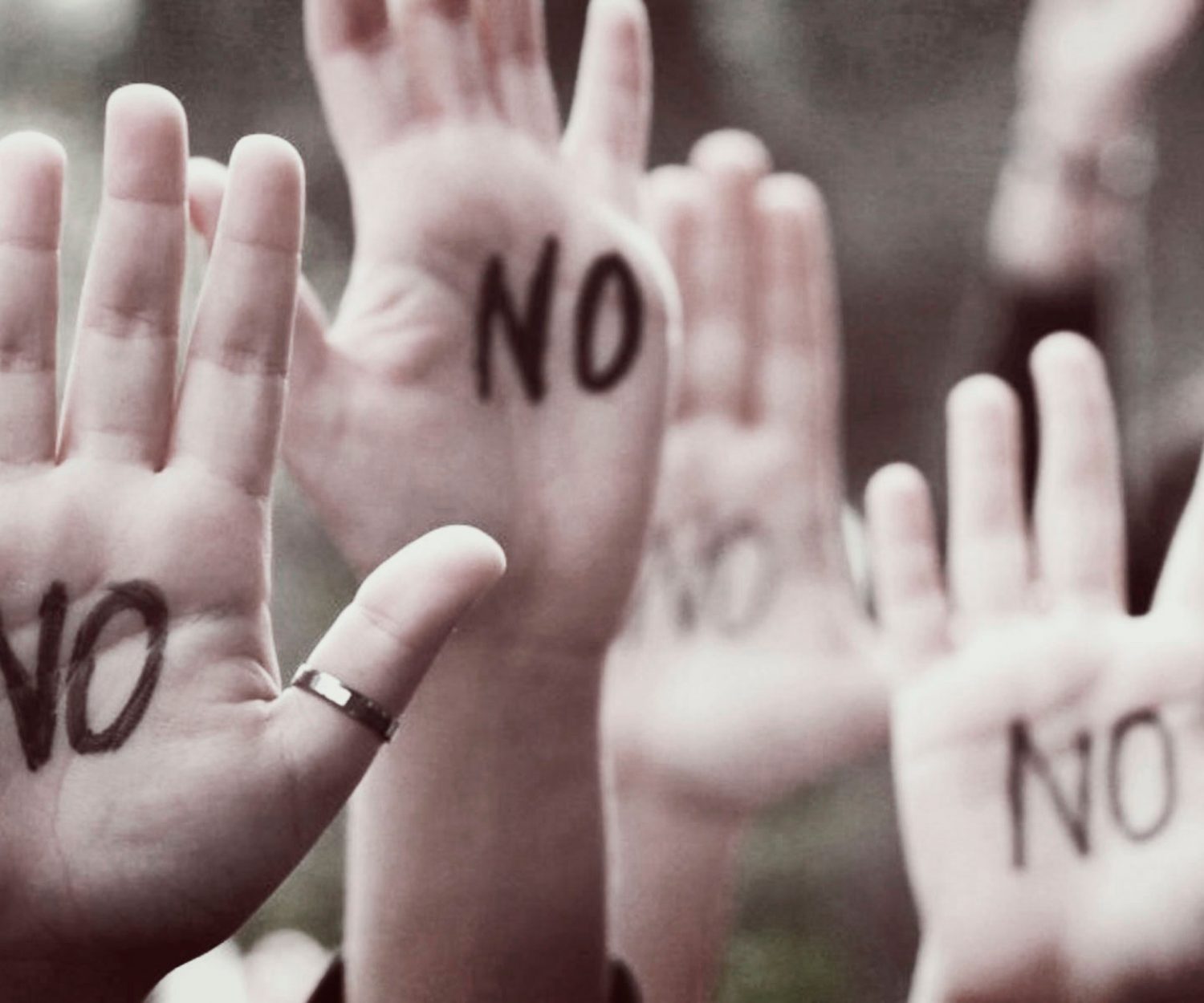 blog_elviaje_no_manifestacion_manos_inconformismo