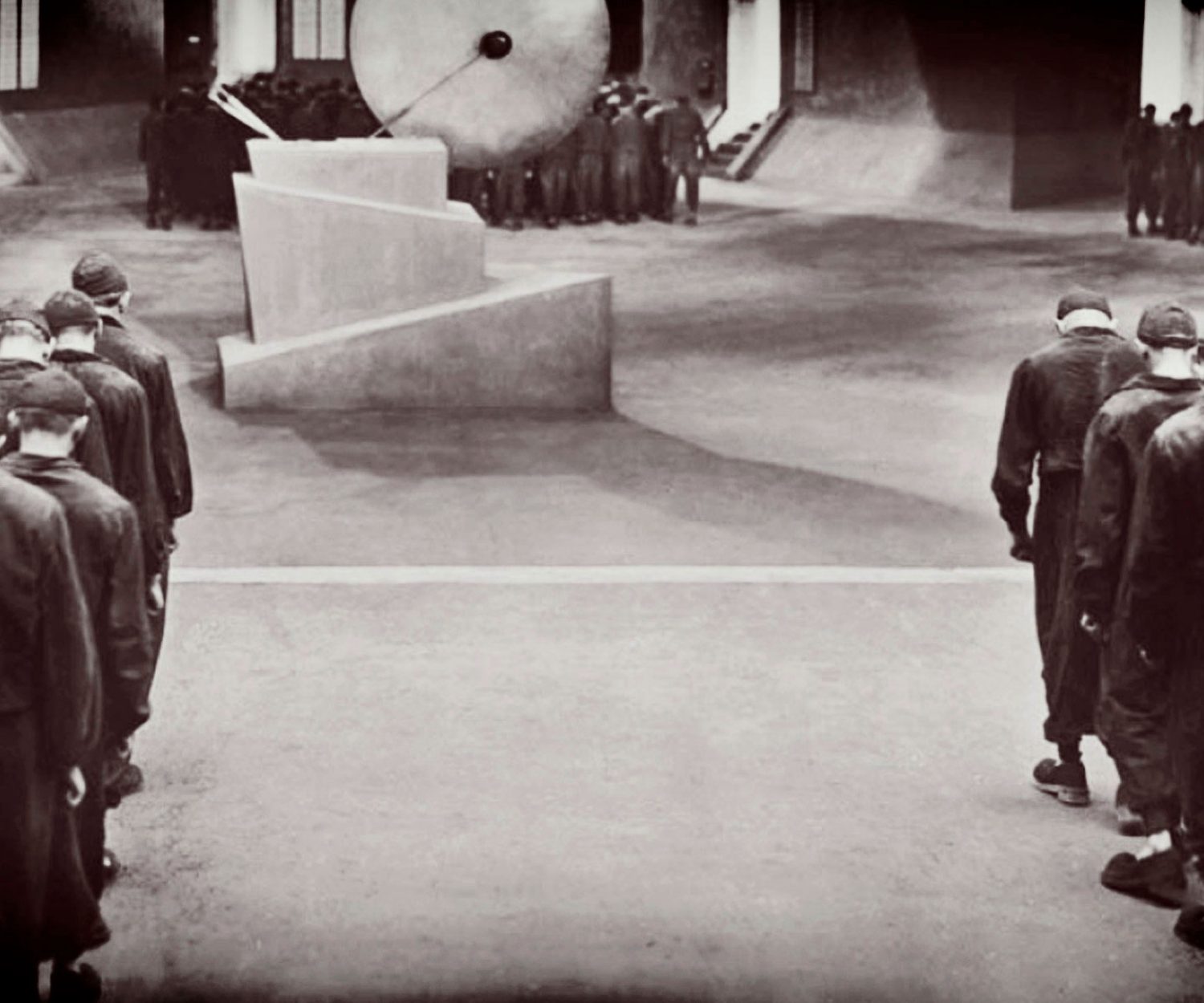 blog_elviaje_operarios_metropolis_trabajar_sin_descanso